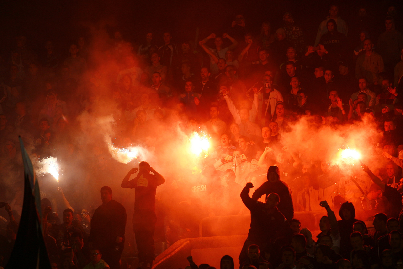 Pyrotechnik Fußballstadion; Detektei Erfurt, Detektiv Erfurt, Mitarbeiterüberwachung durch Privatdetektiv, Detektivagentur in Erfurt